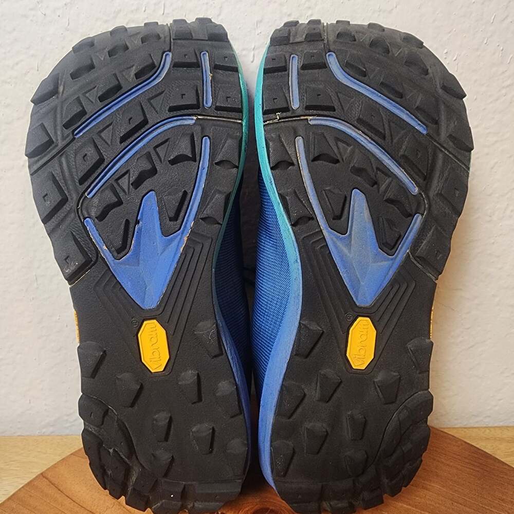 Topo Athletic MTN Racer 4 Shoes Womens Size 9 Blue Trail Running Vibram ZipFoam